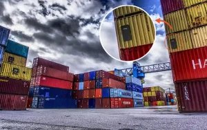 gps tracker on containers ready for shipping