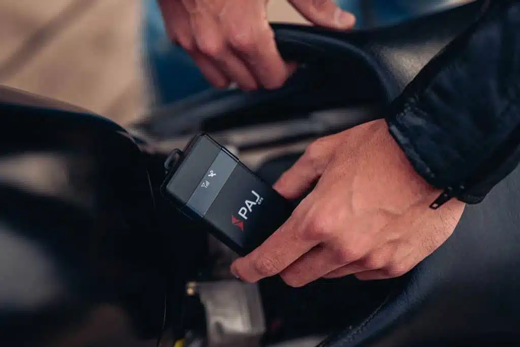 Best tracking device for car vehicle finder is placed safely under seat