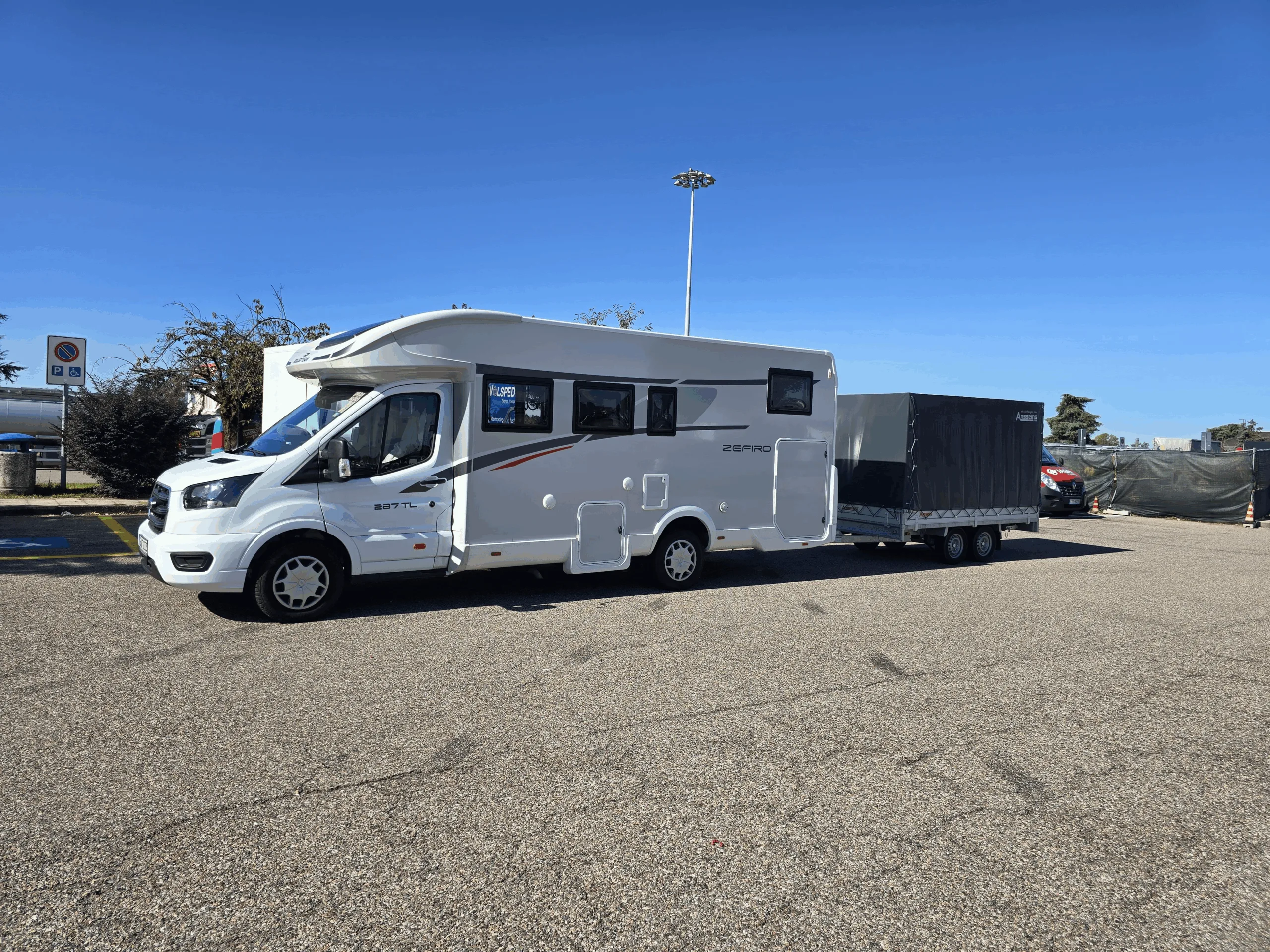 PAJ Camper Kohlemops