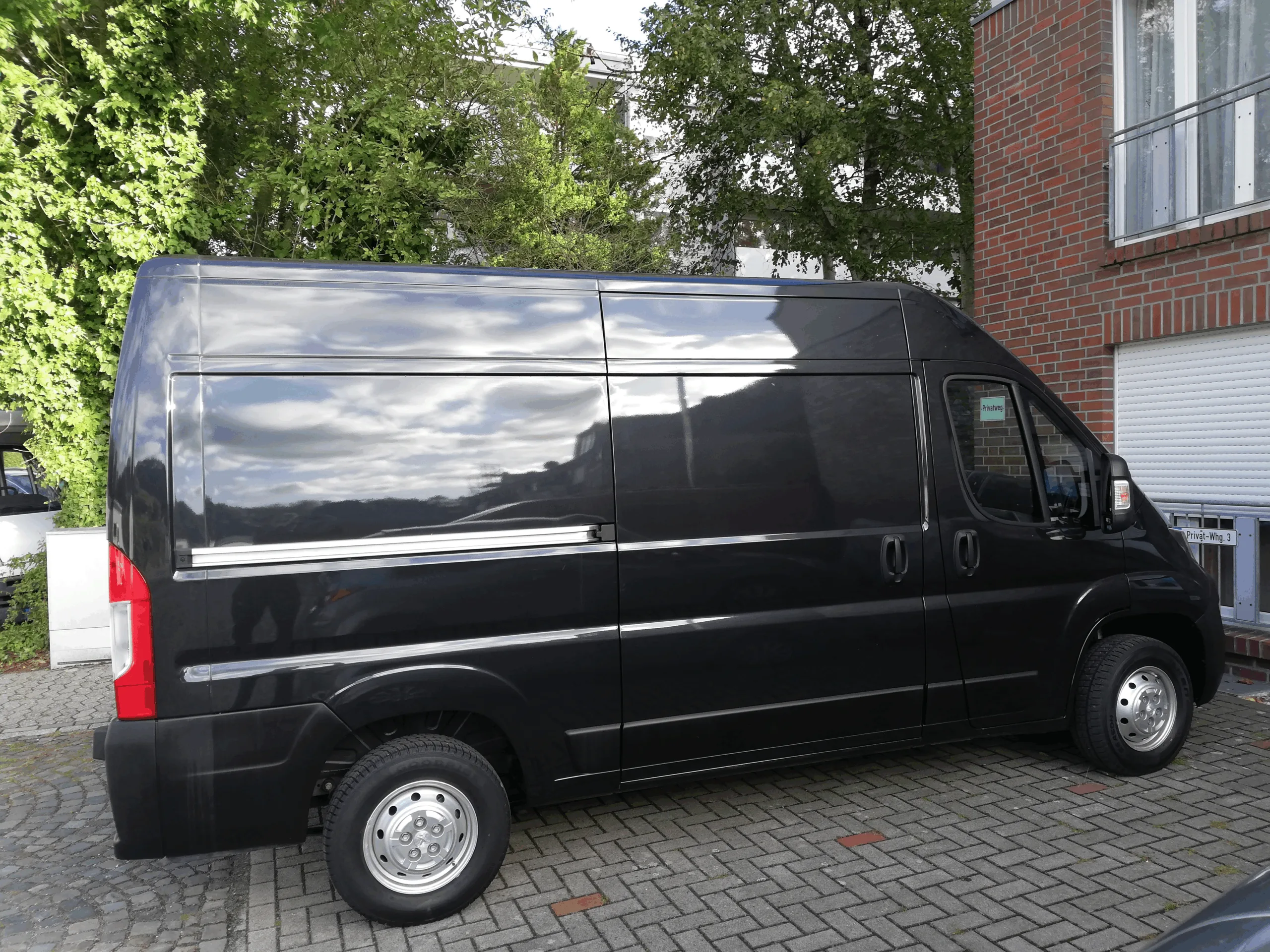 PAJ Stories Car Reini